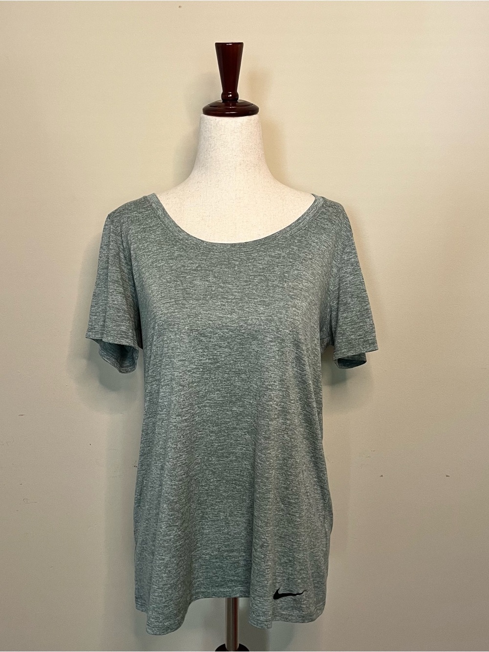 Nike Women’s Light Heather Scoop-Neck Tee